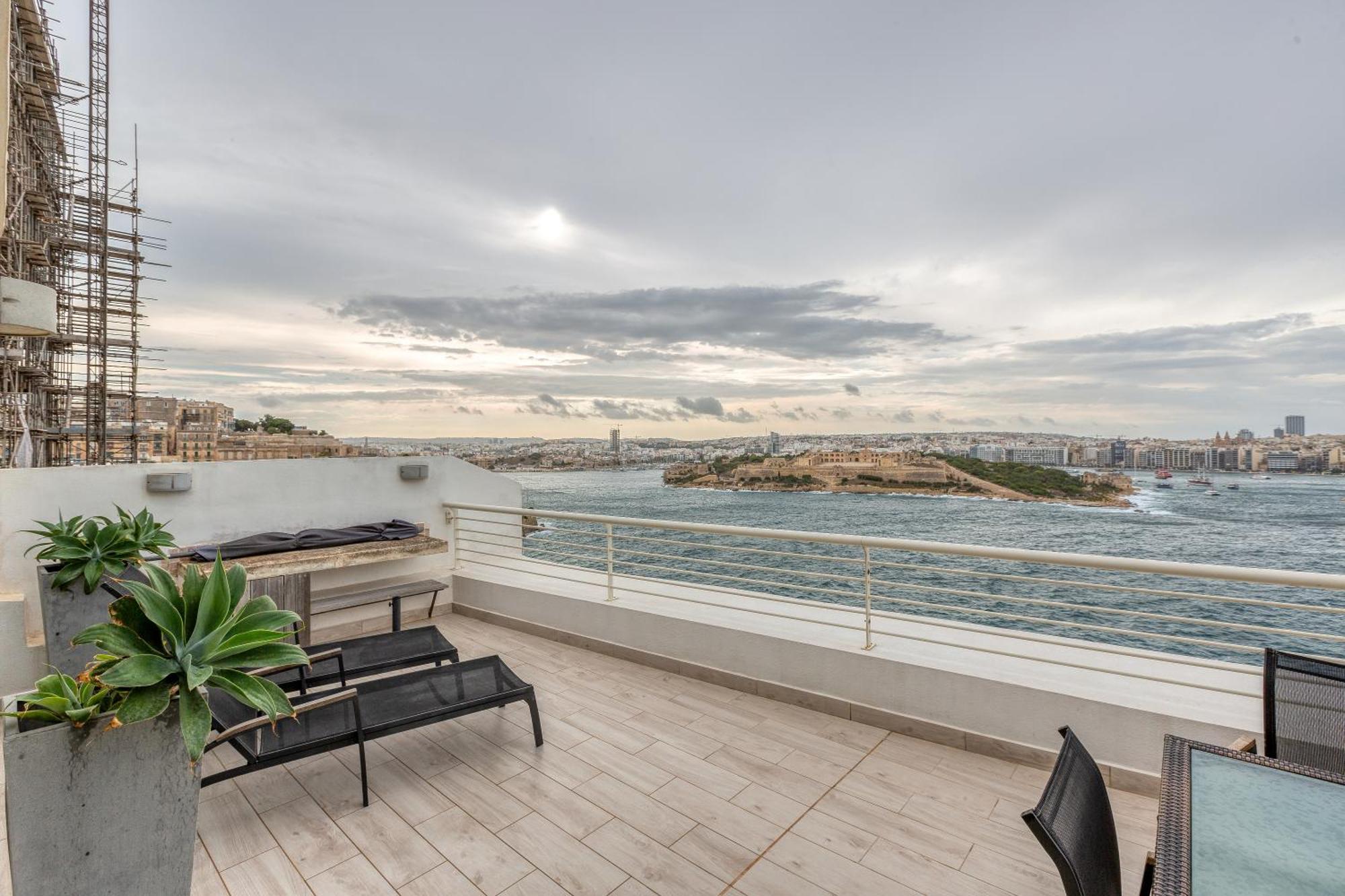 49/3 Seafront Duplex Penthouse In Valletta Buitenkant foto